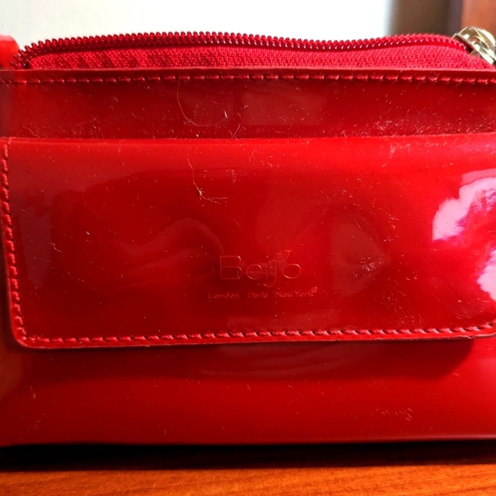 Beijo wristlet
